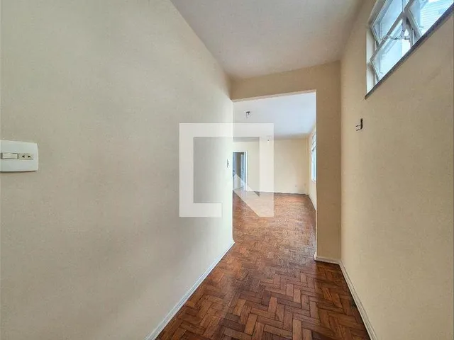 Imagem 14: Explore este espaçoso apartamento localizado no charmoso bairro de Higienópolis. Com