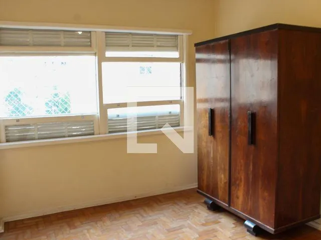 Imagem 11: Explore este espaçoso apartamento localizado no charmoso bairro de Higienópolis. Com