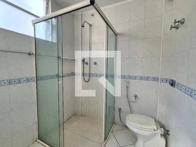 Imagem 7: Explore este espaçoso apartamento localizado no charmoso bairro de Higienópolis. Com