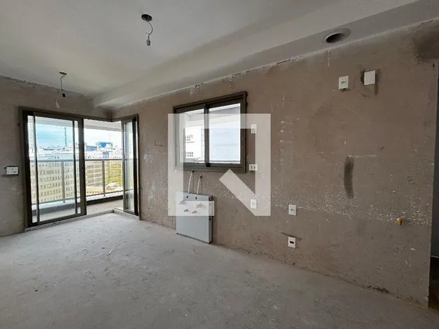 Imagem 10: Localizado na vibrante cidade de São Paulo, este apartamento oferece uma combinação