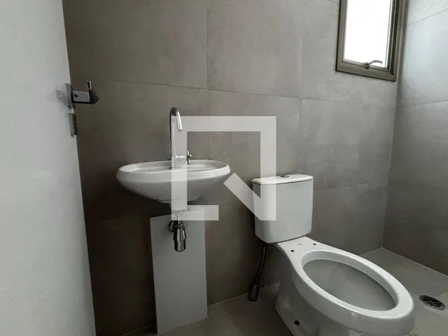 Imagem 11: Localizado na vibrante cidade de São Paulo, este apartamento oferece uma combinação