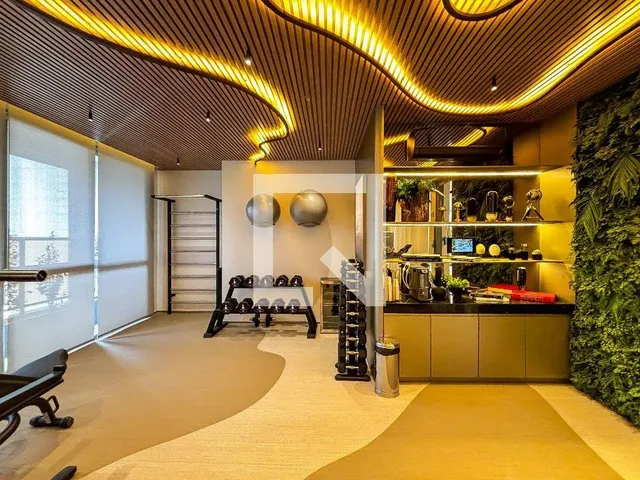 Imagem 13: Localizado na vibrante cidade de São Paulo, este apartamento oferece uma combinação