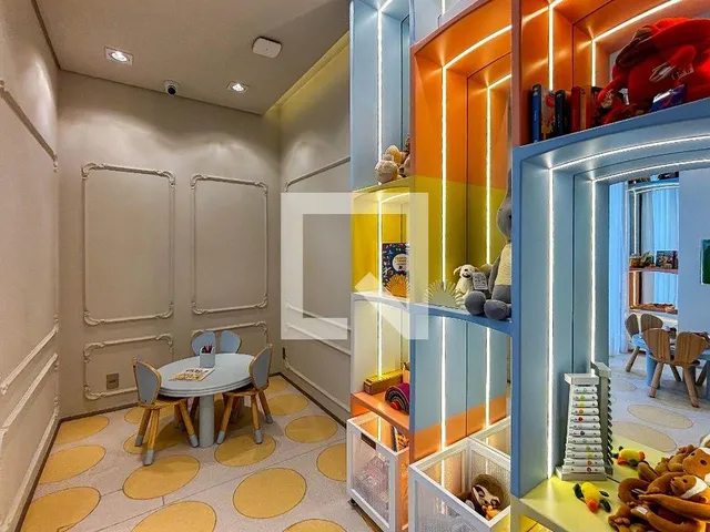 Imagem 16: Localizado na vibrante cidade de São Paulo, este apartamento oferece uma combinação