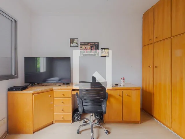 Imagem 11: Este espaçoso apartamento de 72 metros quadrados está localizado no charmoso bairro da