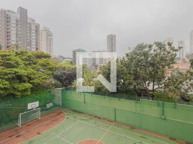 Imagem 15: Este espaçoso apartamento de 72 metros quadrados está localizado no charmoso bairro da