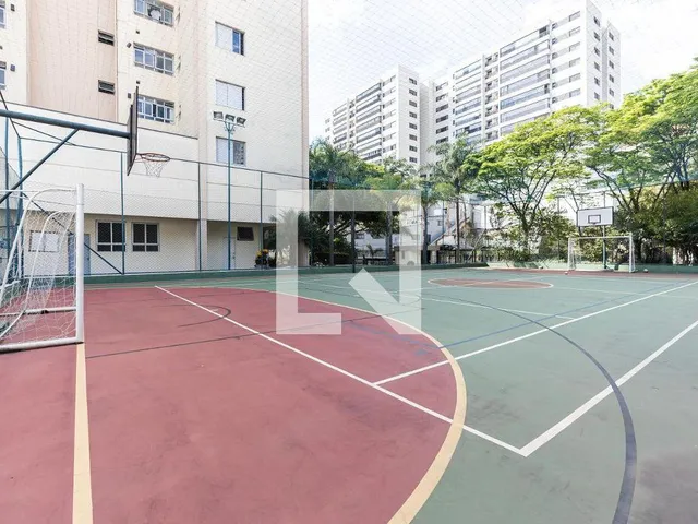 Imagem 7: Este espaçoso apartamento de 72 metros quadrados está localizado no charmoso bairro da