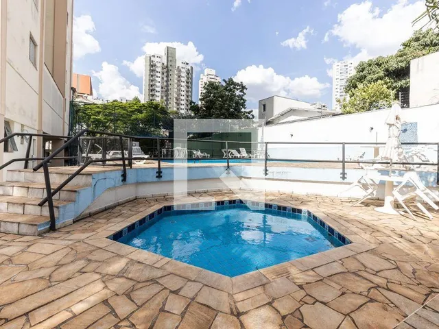 Imagem 6: Este espaçoso apartamento de 72 metros quadrados está localizado no charmoso bairro da