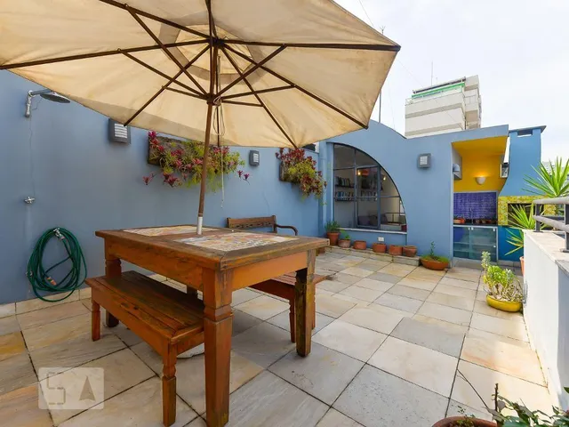 Imagem 10: Este espaçoso apartamento de 114 metros quadrados oferece o equilíbrio perfeito entre