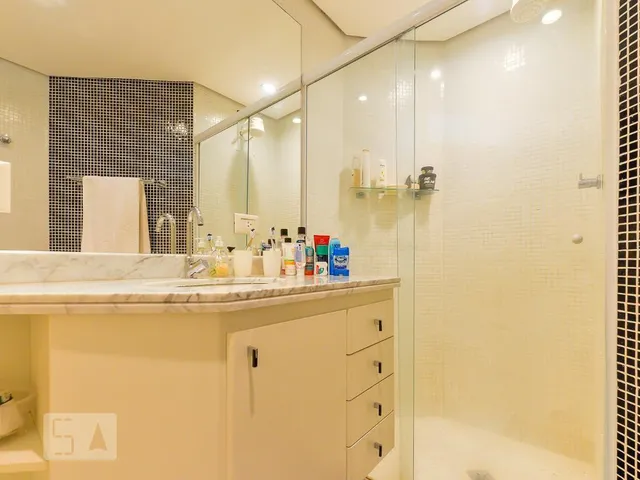 Imagem 7: Este espaçoso apartamento de 114 metros quadrados oferece o equilíbrio perfeito entre