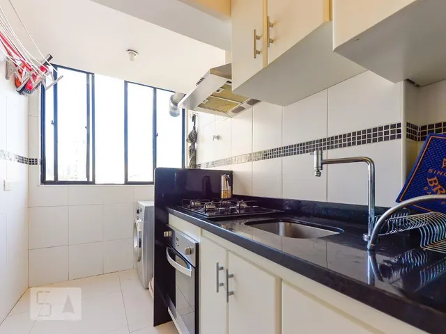 Imagem 13: Este espaçoso apartamento de 114 metros quadrados oferece o equilíbrio perfeito entre