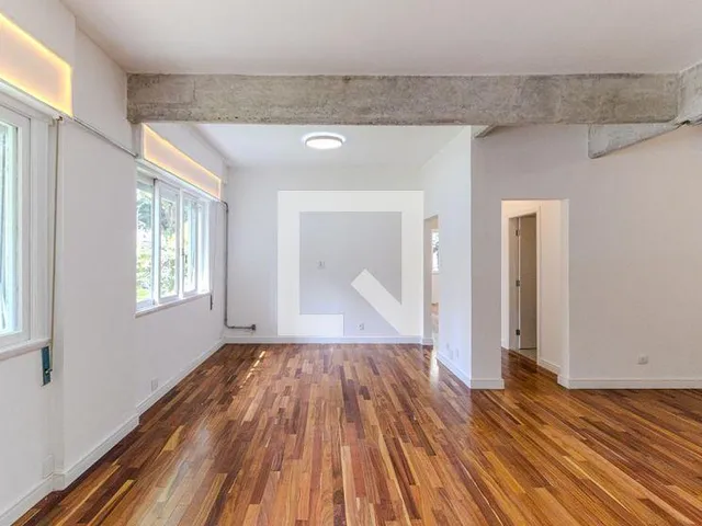 Imagem 16: Este espaçoso apartamento de 138 metros quadrados oferece uma excelente oportunidade