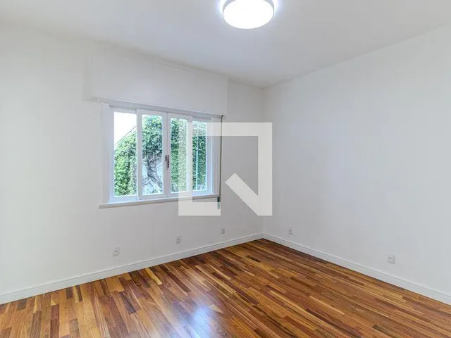 Imagem 6: Este espaçoso apartamento de 138 metros quadrados oferece uma excelente oportunidade