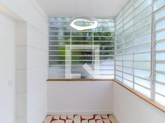 Imagem 2: Este espaçoso apartamento de 138 metros quadrados oferece uma excelente oportunidade