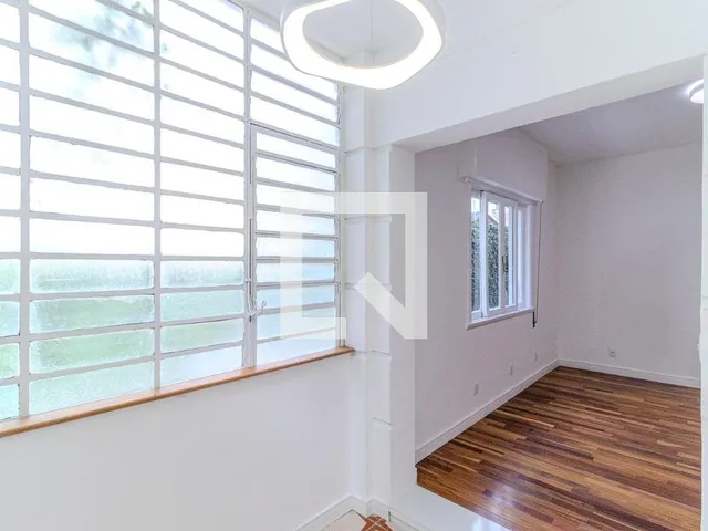 Imagem 14: Este espaçoso apartamento de 138 metros quadrados oferece uma excelente oportunidade