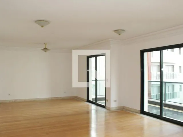 Imagem: Este espaçoso apartamento localizado no