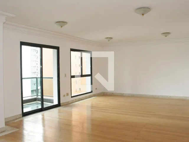 Imagem 7: Este espaçoso apartamento localizado no charmoso bairro de Higienópolis é uma