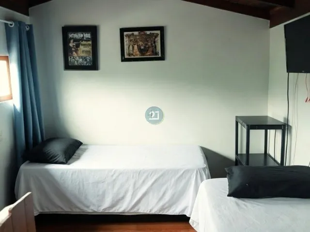 Imagem 3: Alugo casa ampla com 04 quartos, 04 vagas de garagem, piscina, em terreno com 500m²