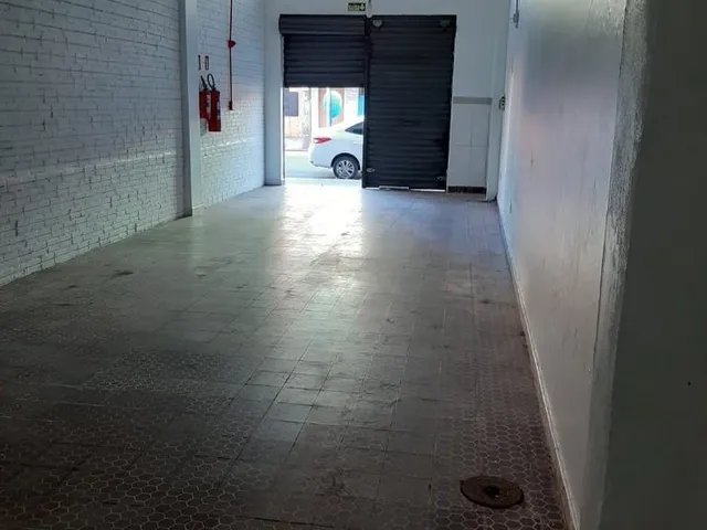 Imagem 11: Loja Comercial em Ótima Localização. Amplo Espaço com Pé Direito Alto. Agende Visita