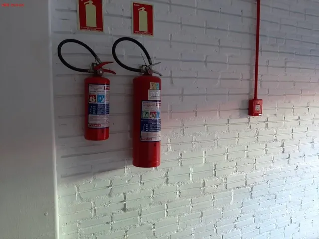 Imagem 5: Loja Comercial em Ótima Localização. Amplo Espaço com Pé Direito Alto. Agende Visita