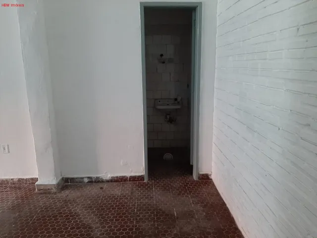 Imagem 3: Loja Comercial em Ótima Localização. Amplo Espaço com Pé Direito Alto. Agende Visita