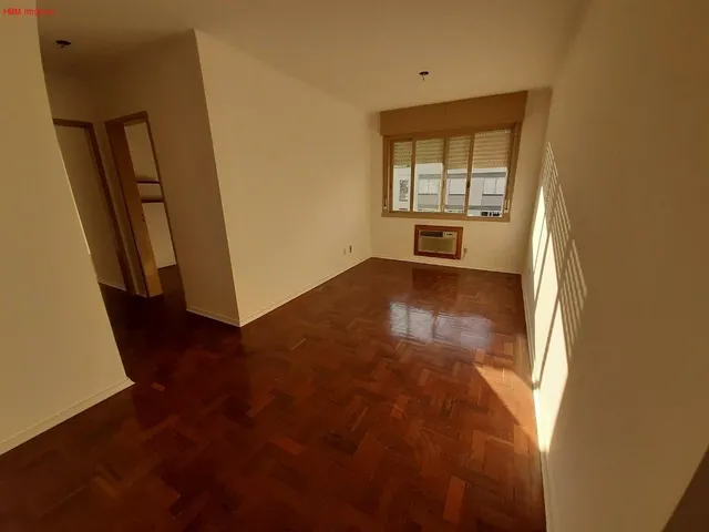 Imagem 10: Apto com dois dorm., amplo, arejado e ensolarado, 5º andar, lateral norte, prédio com