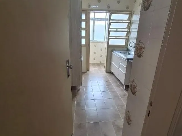 Imagem 9: Apto com dois dorm., amplo, arejado e ensolarado, 5º andar, lateral norte, prédio com