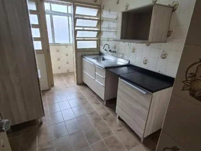 Imagem 7: Apto com dois dorm., amplo, arejado e ensolarado, 5º andar, lateral norte, prédio com