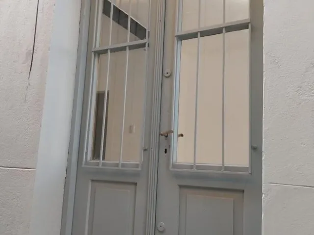 Imagem 5: Casa térrea e primeiro piso para venda. No térreo 07 peças a primeira da frente com