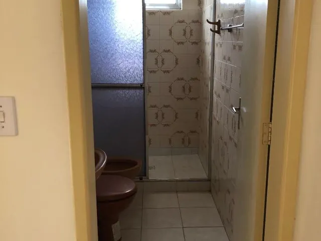 Imagem 2: Apartamento padrão com 2 dormitórios, sala, cozinha, banheiro social, área de