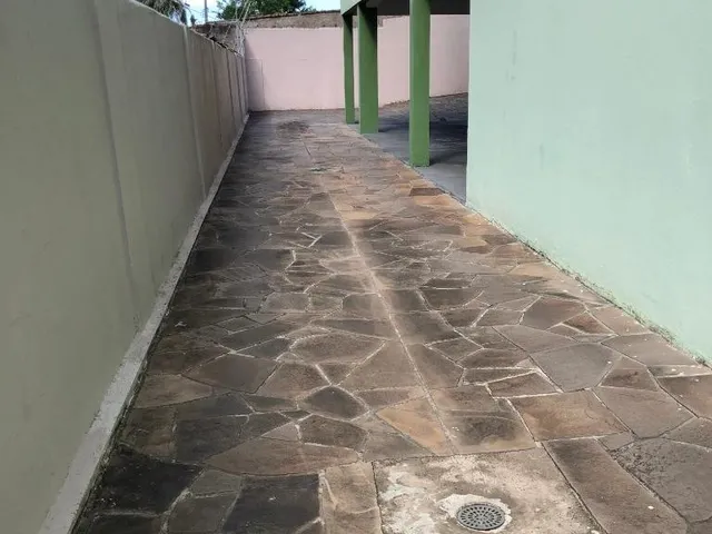 Imagem 5: Apartamento padrão com 2 dormitórios, sala, cozinha, banheiro social, área de