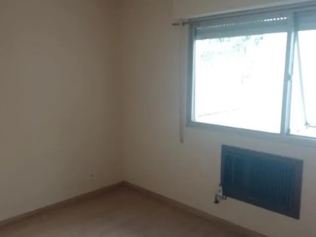 Imagem 3: Imóvel em bairro silencioso e tranqüilo com acesso à restaurante na esquina da Av