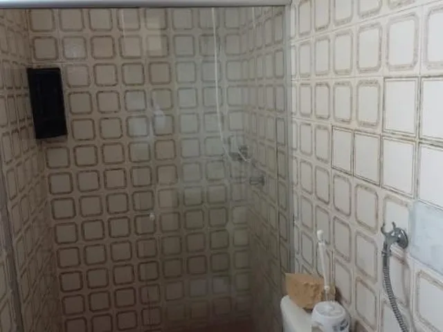 Imagem 2: Imóvel em bairro silencioso e tranqüilo com acesso à restaurante na esquina da Av