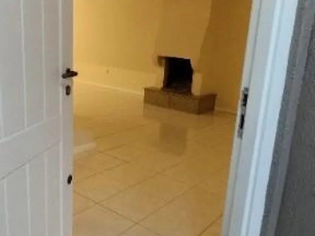 Imagem 5: Quer morar bem e com segurança? Esta e uma boa escolha. Casa em condominio fechado, só