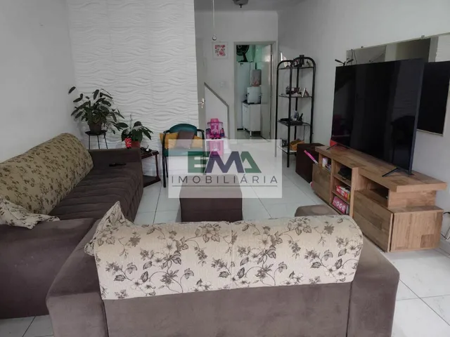 Imagem: A casa possui 3 Dormitórios, 1 Suíte, 3 Banheiros, 2