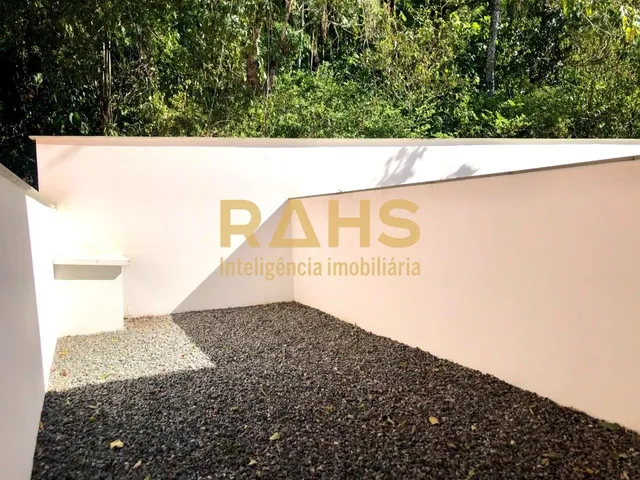 Imagem 11: Sobrado geminado em Pirabeiraba, próximo ao Restaurante Gute Küche, 2 quartos sendo 1