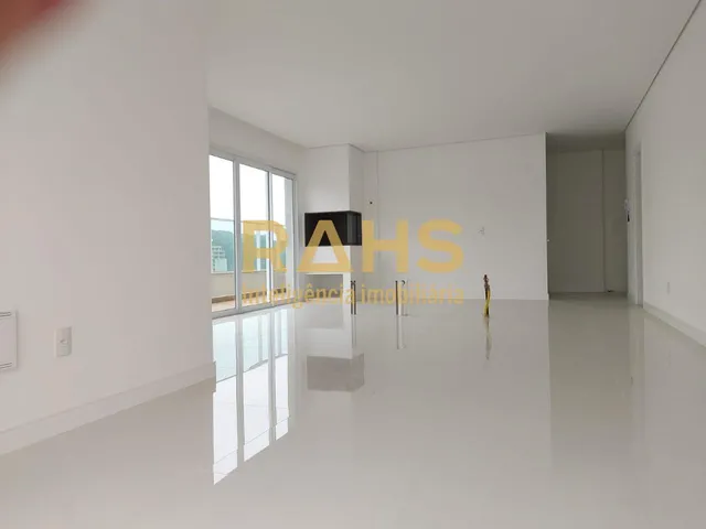 Imagem 7: Cobertura duplex na Praia Brava com vista Mar, 4 suítes e 5 vagas