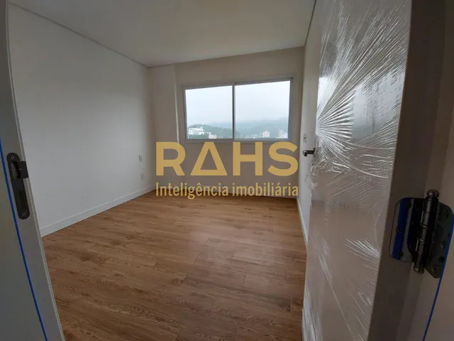 Imagem 6: Cobertura duplex na Praia Brava com vista Mar, 4 suítes e 5 vagas