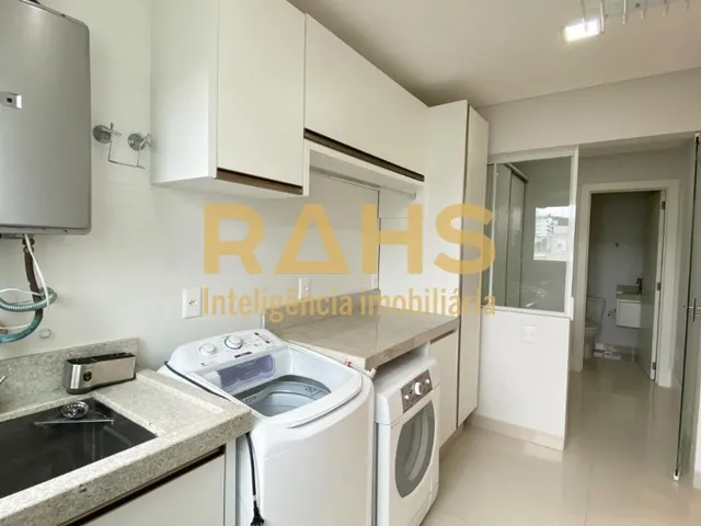 Imagem 2: Apartamento Semimobiliado com 199 m² na Praia Brava com Vista Mar