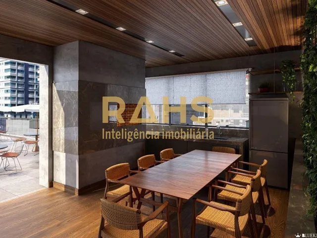 Imagem 4: Apartamento de Alto Padrão Meia Praia