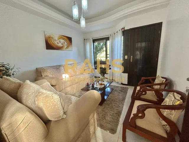 Imagem 3: Sobrado com 4 quartos sendo uma suíte com closet e 1 demi suite no piso inferior no