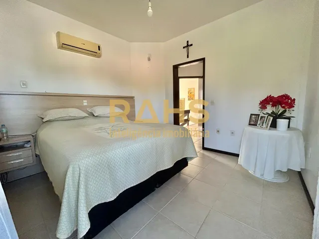 Imagem 16: Sobrado com 4 quartos sendo uma suíte com closet e 1 demi suite no piso inferior no