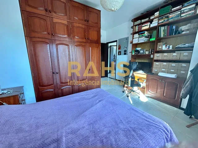Imagem 13: Sobrado com 4 quartos sendo uma suíte com closet e 1 demi suite no piso inferior no