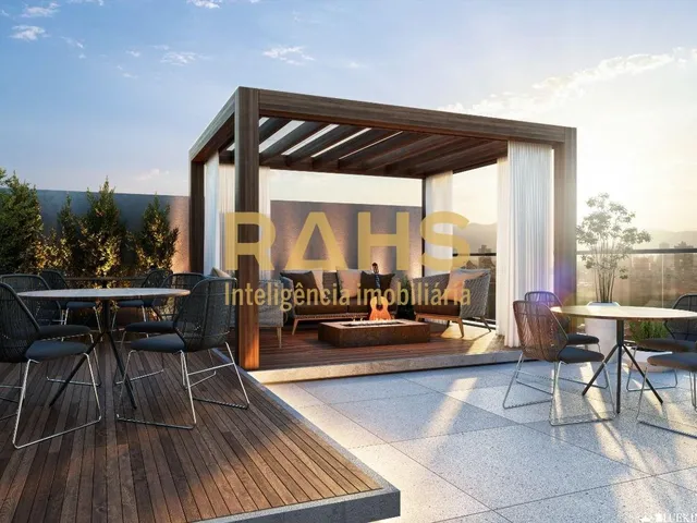 Imagem 3: Apartamento de Alto Padrão Meia Praia