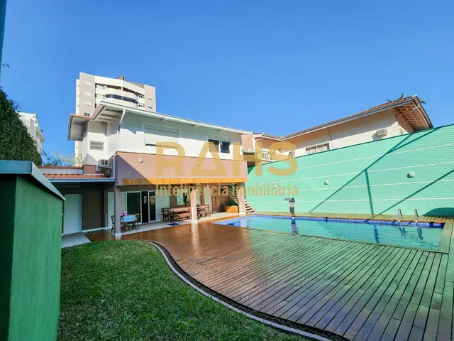 Imagem: Sobrado com 1 suíte e 2 quartos à venda
