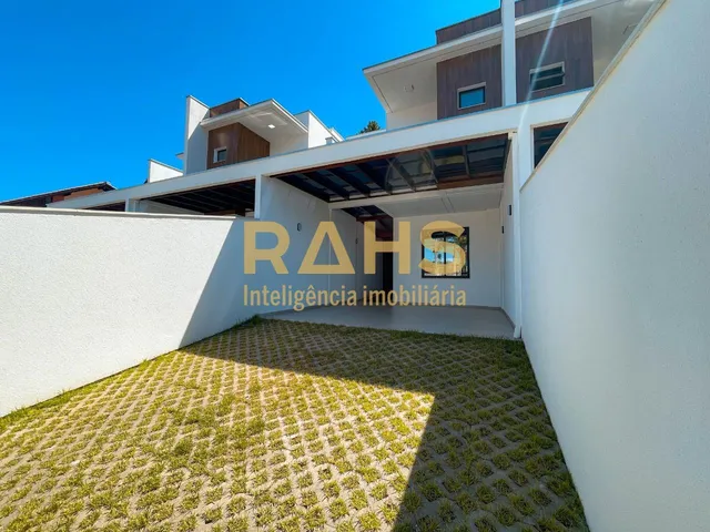 Imagem: Casa Geminada com Piscina À Venda no Bairro