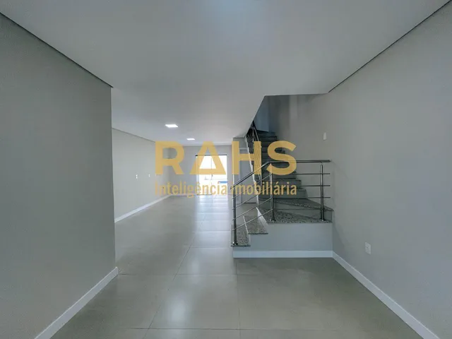 Imagem 4: Casa Geminada com Piscina À Venda no Bairro Atiradores em Joinville/Sc