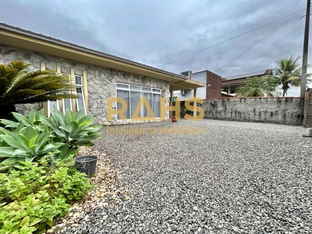 Imagem: Casa com 3 quartos sendo 1 suíte, 3 vagas