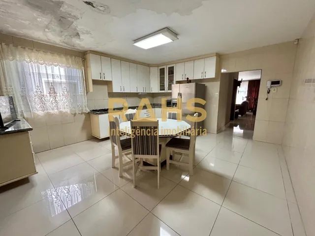 Imagem 11: Casa com 3 quartos sendo 1 suíte, 3 vagas de garagem, área de churrasqueira e amplo