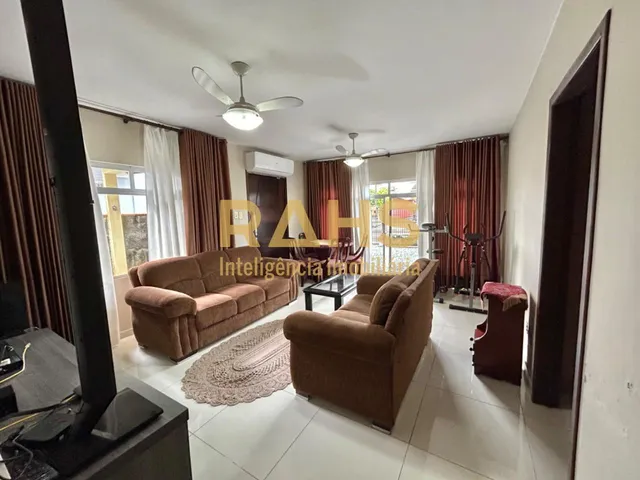 Imagem 8: Casa com 3 quartos sendo 1 suíte, 3 vagas de garagem, área de churrasqueira e amplo