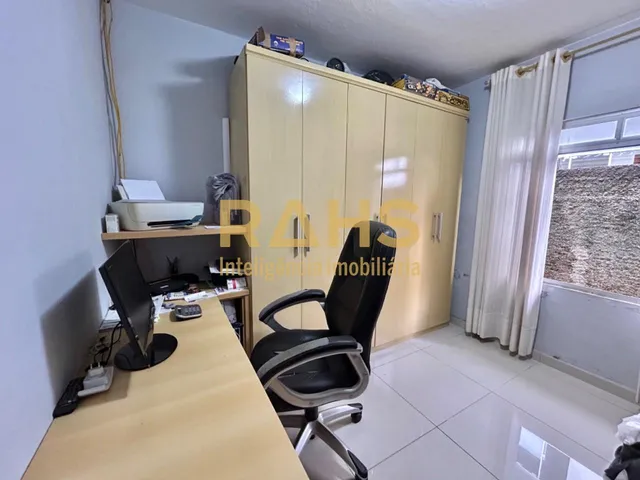 Imagem 12: Casa com 3 quartos sendo 1 suíte, 3 vagas de garagem, área de churrasqueira e amplo